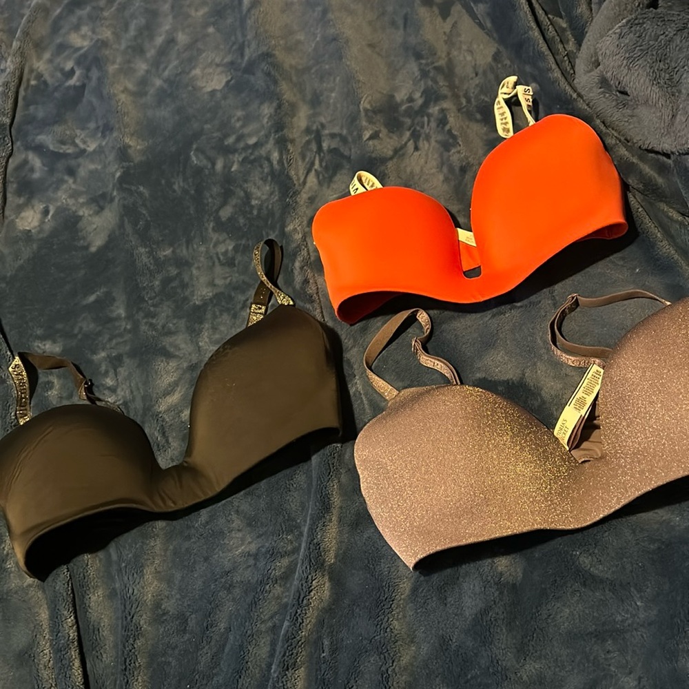 3 VICTORIA SECRET TSHIRT BRAS 34DD